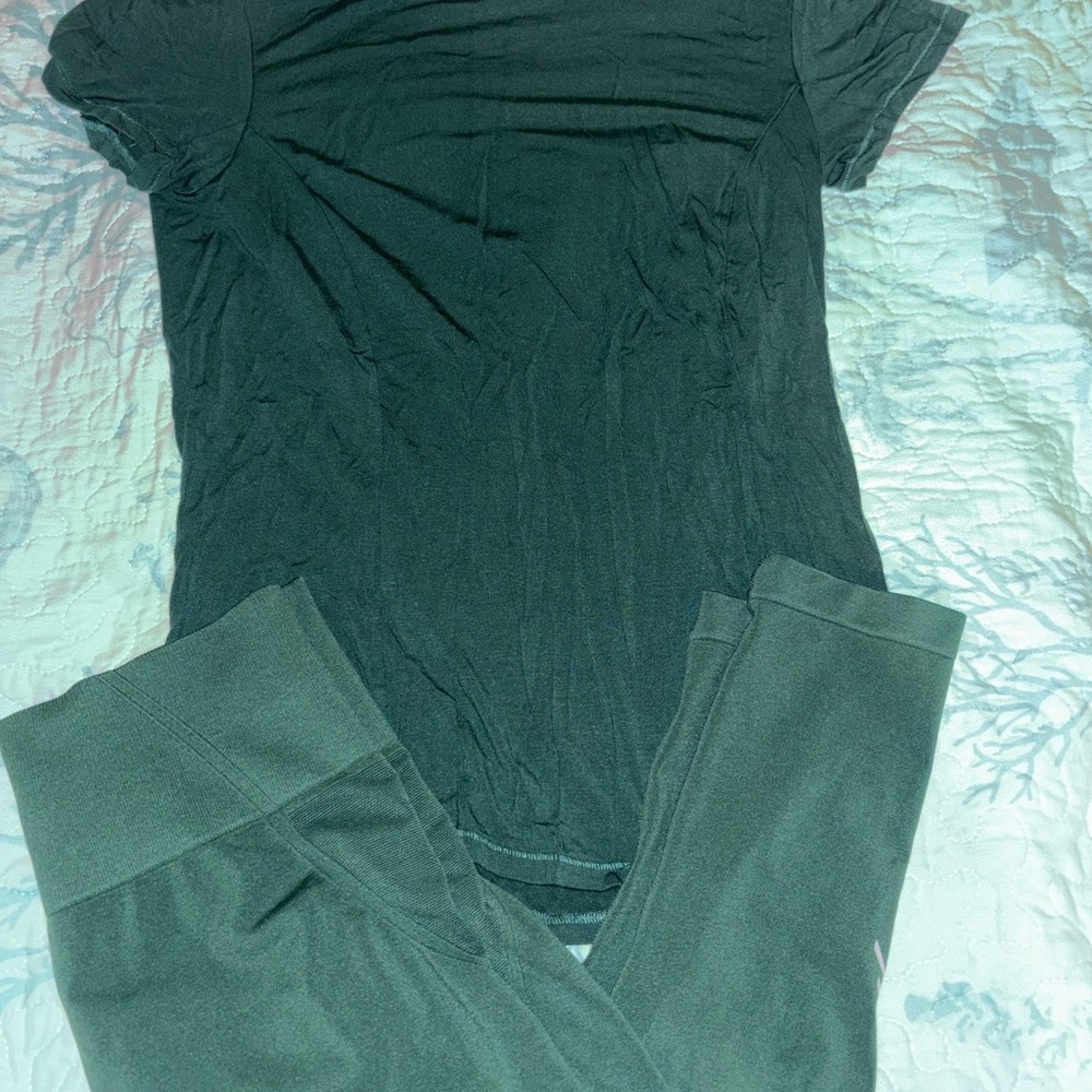 Oner active Racing Green T-Shirt and Leggings Set selling as a SET ONLY